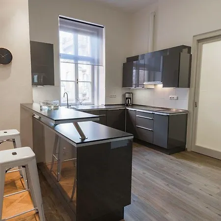 Vladislav City Centre Apartment
