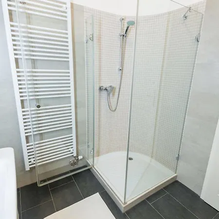 Vladislav City Centre Apartment *